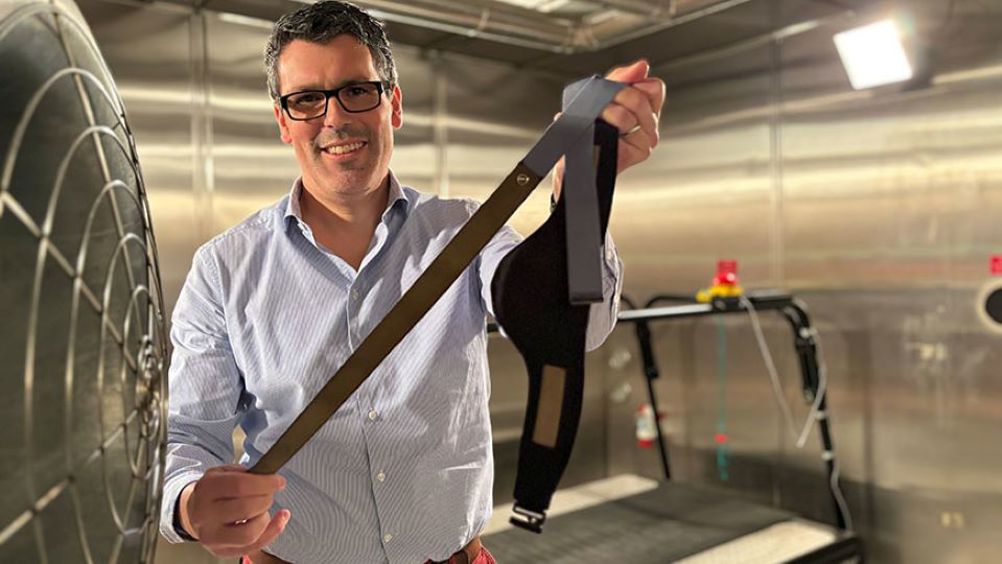 The diagnostic belt is based on flexible sensors with electrically conductive or light-conducting fibres as well as sensors for motion and temperature measurement