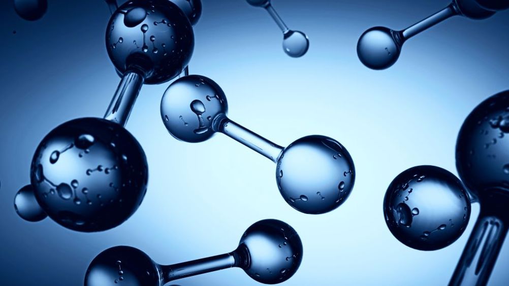 Ru nanoclusters react with ammonia molecules, splitting them into hydrogen and nitrogen