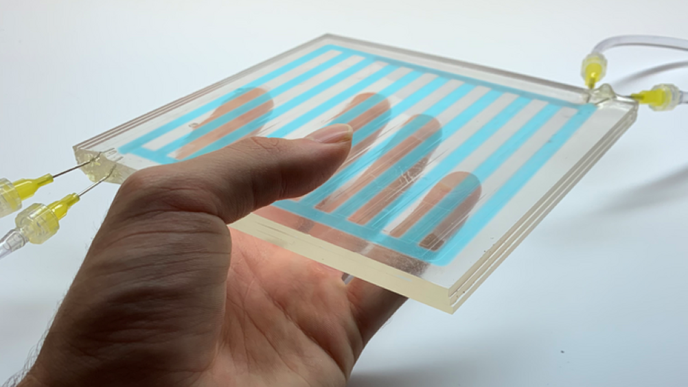 Prototypes designed and built at University of Toronto Engineering contain several layers of channels, each of which contain fluids with various optical properties. By pumping the fluids in and out of the channels, the system can optimise the type, quantity and distribution of light passing through